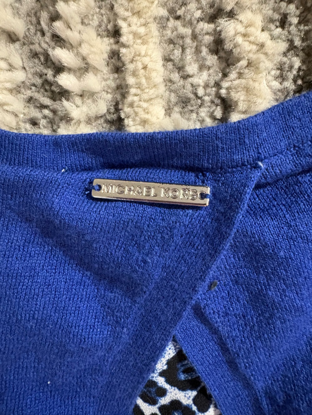 Michael kors bright blue long sleeve cheetah sweater size M - Picture 4 of 4